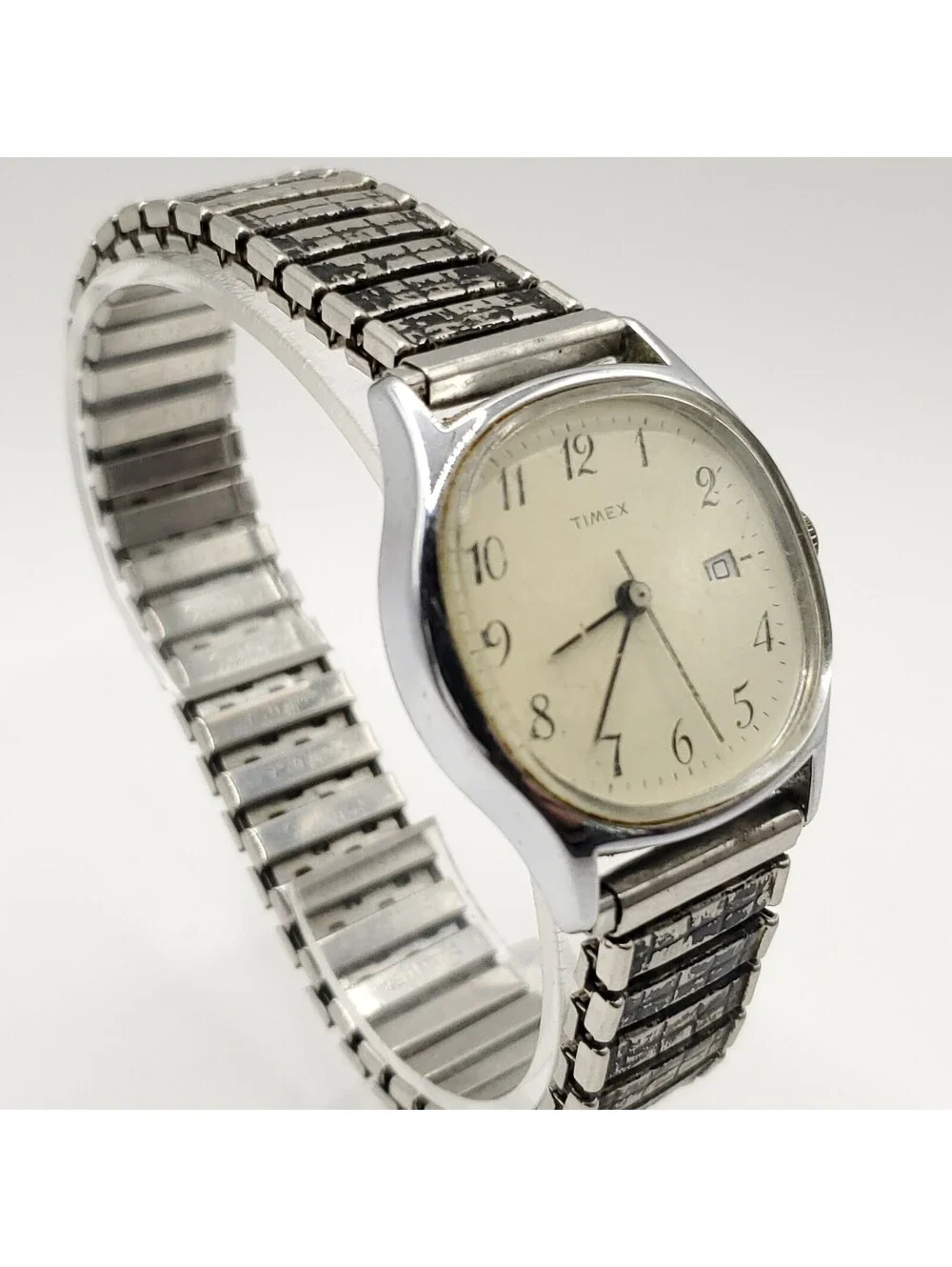 Vintage Timex Mechanical 32mm Date Dial Watch For Parts Or Repair